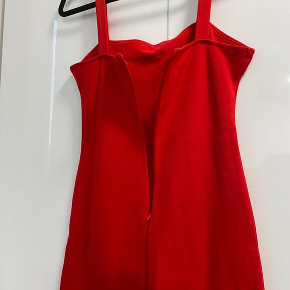 ✴️🏷️2/$12- Strap Red Dress with Wood Buttons - Size M - Picture 4 of 5